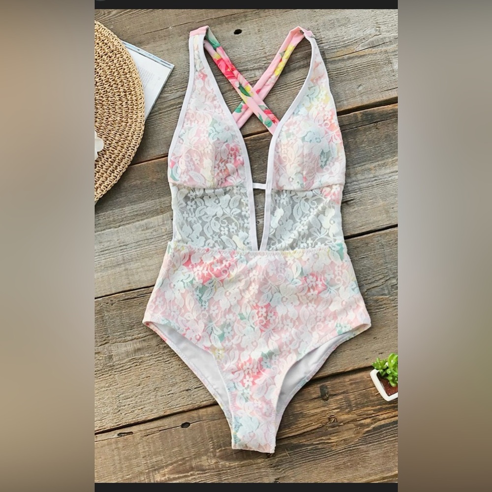 NWT Cupshe Floral and Lace Swimsuit-0373